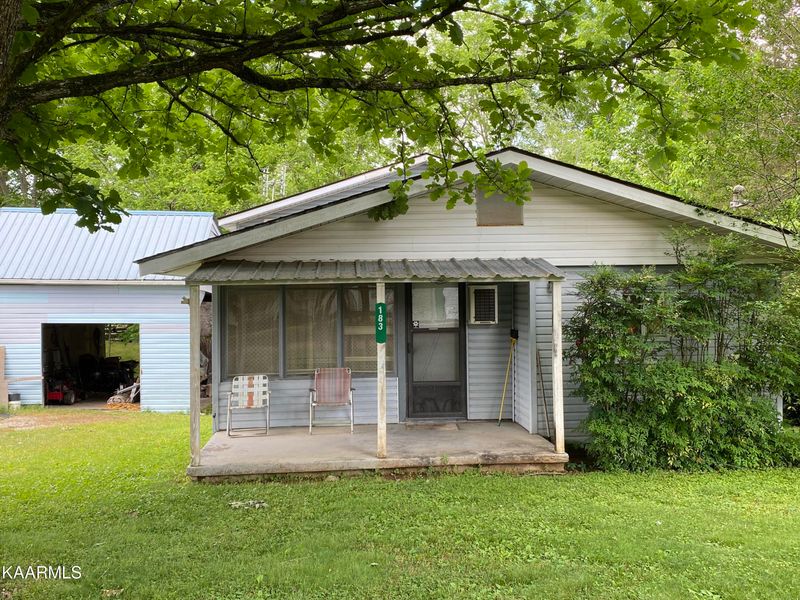 183 Moonlight Dr, Lafollette, TN 37766