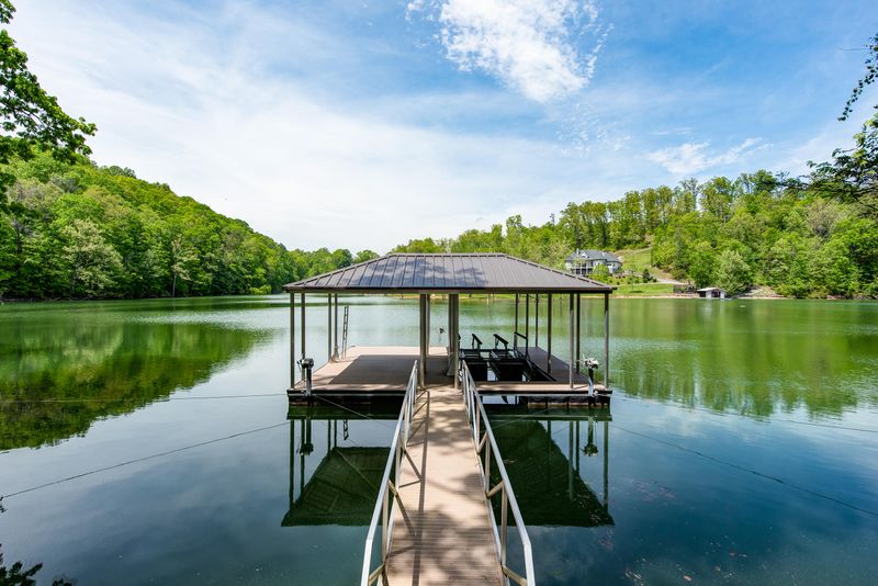 183 Pine Tree Ln, Caryville, TN 37714