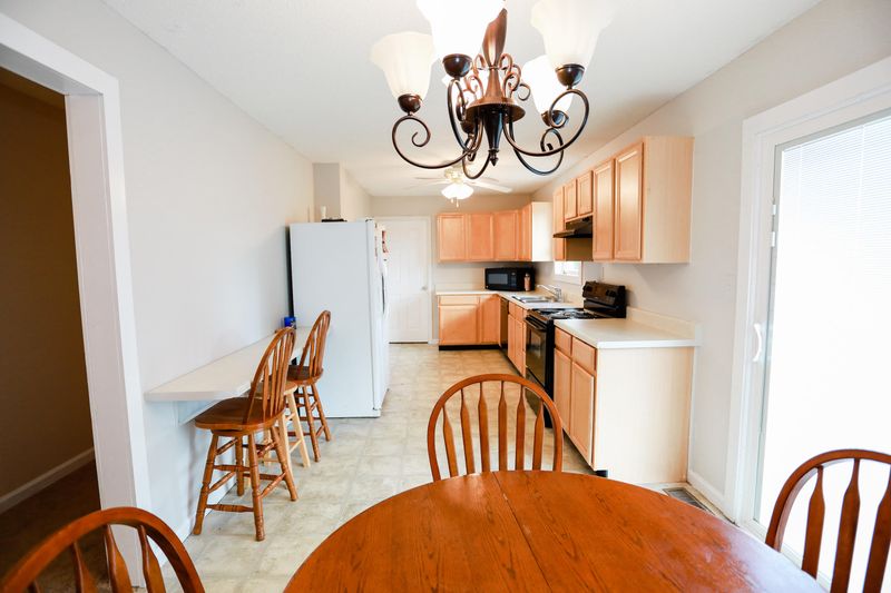 183 S Burress Ln, Jacksboro, TN 37757