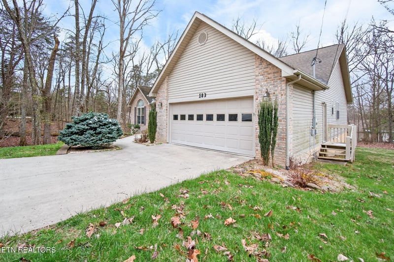 183 Trentwood Dr, Crossville, TN 38558