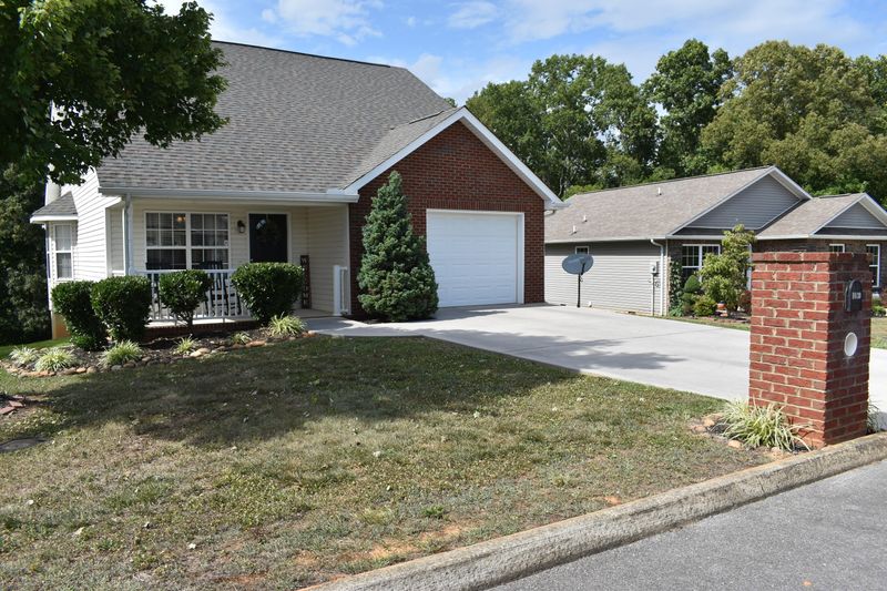1830 Watauga St, Sevierville, TN 37876