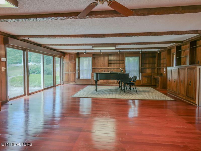1831 Crestwood Rd, Athens, TN 37303