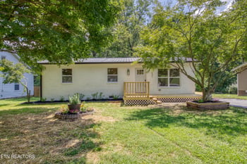 1831 Outer Dr, Lenoir City, TN 37771