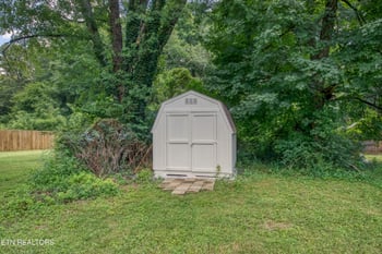 1831 Outer Dr, Lenoir City, TN 37771