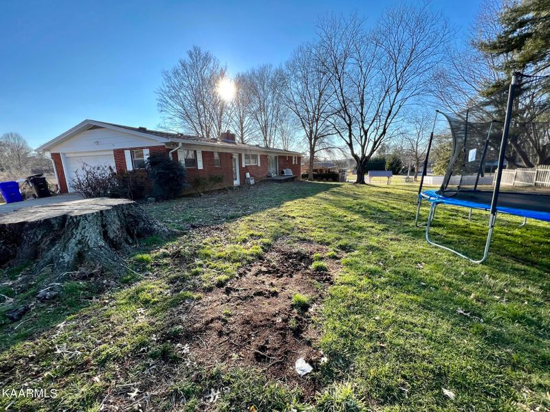 1833 Hugh Dr, Morristown, TN 37813