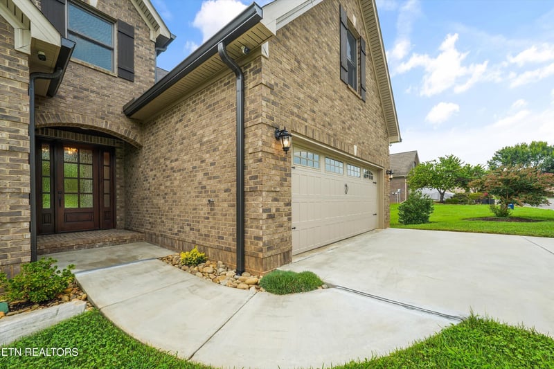 1833 Rockford Ln, Knoxville, TN 37922