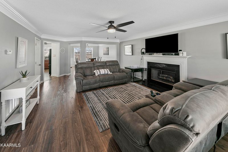 1833 Turning Point Rd, Powell, TN 37849