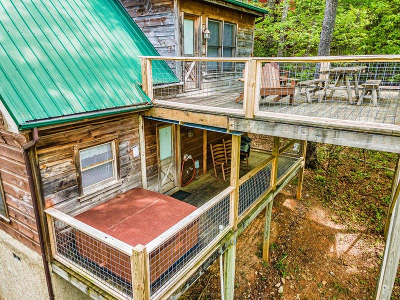 1834 Beach Front Dr, Sevierville, TN 37876