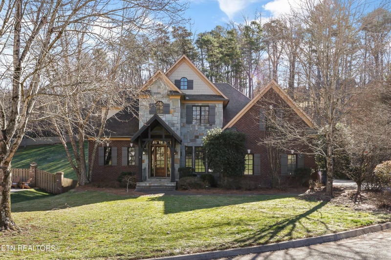 1834 Duncan Woods Ln, Knoxville, TN 37919
