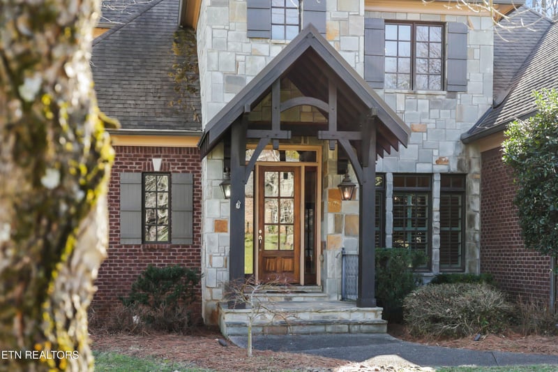 1834 Duncan Woods Ln, Knoxville, TN 37919