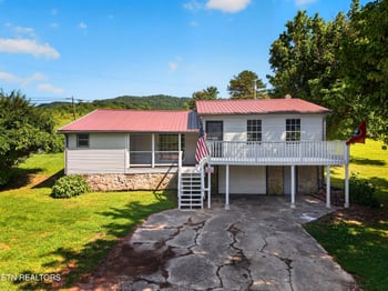 1834 Mountain Valley Highway 131, Thorn Hill, TN 37881