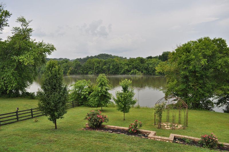 1837 River Vista Cir, Sevierville, TN 37876