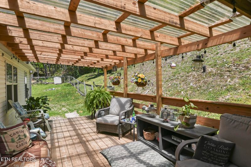 1839 Pleasant Ridge Rd, Lafollette, TN 37766