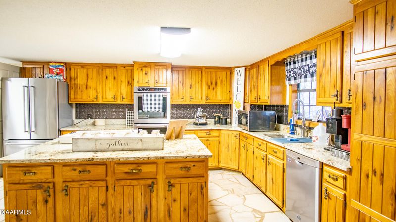 1839 Seagle Hollow Rd, Sevierville, TN 37876