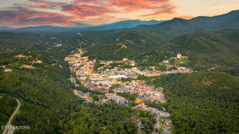 1839 Zurich Ct, Gatlinburg, TN 37738