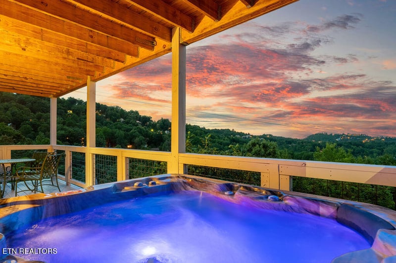 1839 Zurich Ct, Gatlinburg, TN 37738