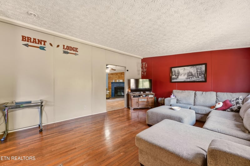 184 Cutters Ln, Clinton, TN 37716