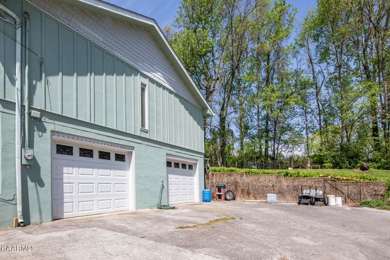 184 Hudson Ln, Clinton, TN 37716