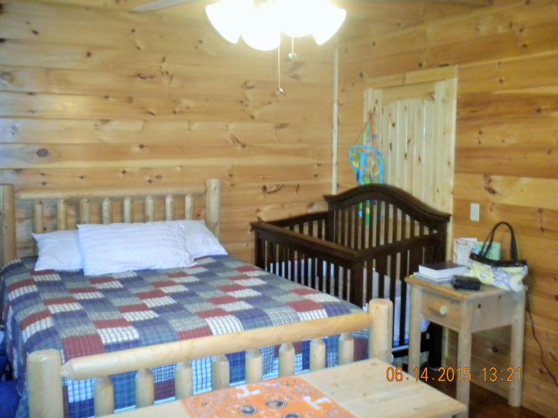 1840 Moon Ct, Sevierville, TN 37876