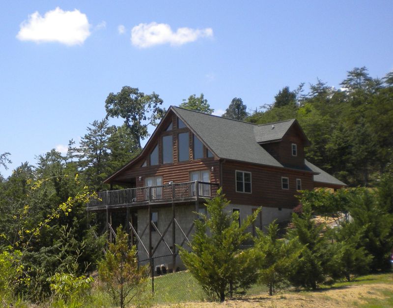 1840 Moon Ct, Sevierville, TN 37876