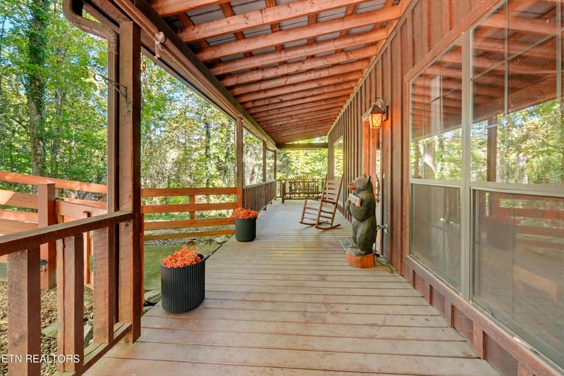 1840 Oakwood Rd, Walland, TN 37886