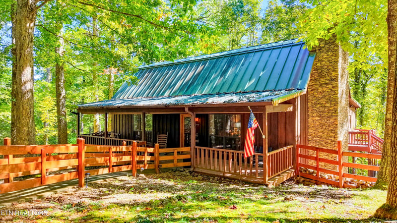 1840 Oakwood Rd, Walland, TN 37886