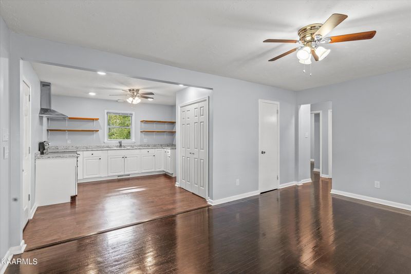 1841 Buford St, Knoxville, TN 37920