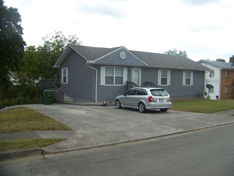 18421844 Monroe Ave, Maryville, TN 37804