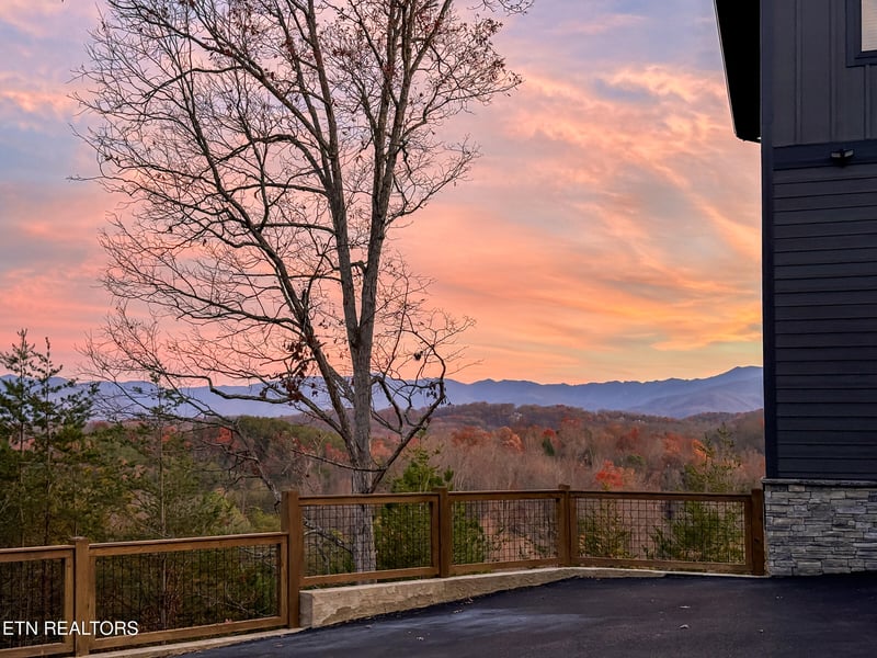 1843 Wild Briar Tr, Sevierville, TN 37876