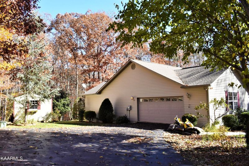 1844 Sunset Ridge Dr, Crossville, TN 38571