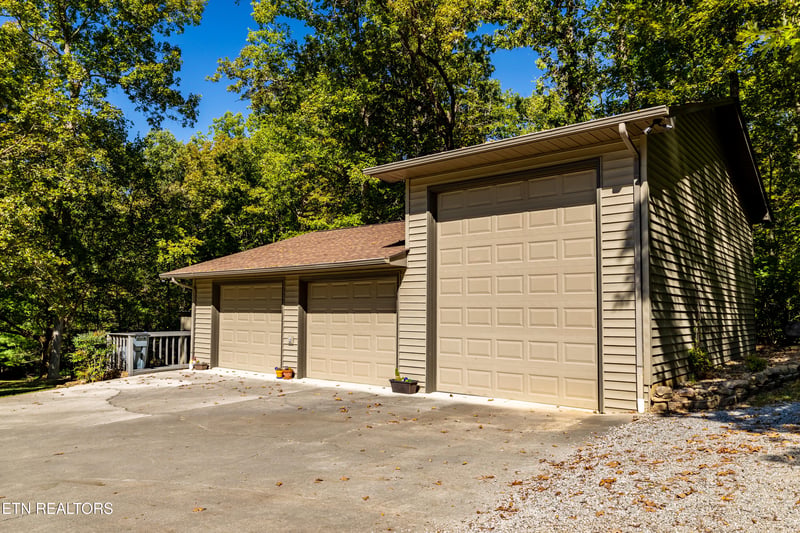 1845 Tree Tops Ln, Seymour, TN 37865