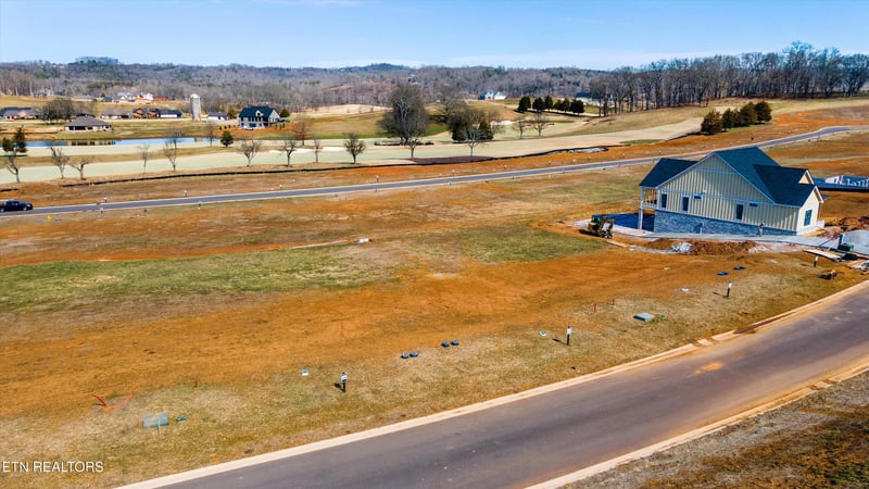 1848 Black Bear Cir, Loudon, TN 37774