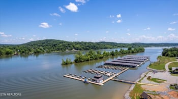 1848 Black Bear Cir, Loudon, TN 37774