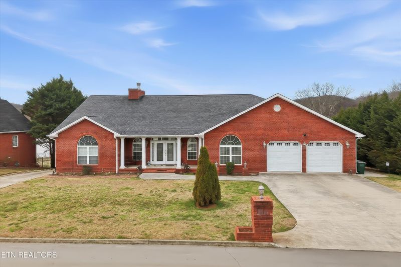1849 River Vista Cir, Sevierville, TN 37876