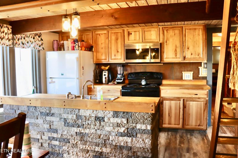 185 Ccc Rd, Wartburg, TN 37887