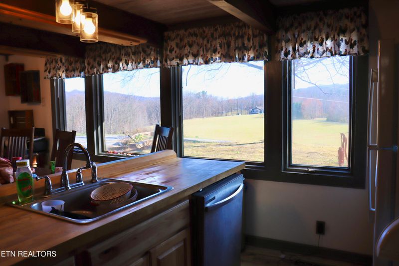 185 Ccc Rd, Wartburg, TN 37887