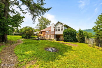 185 Nance Ln, Jacksboro, TN 37757