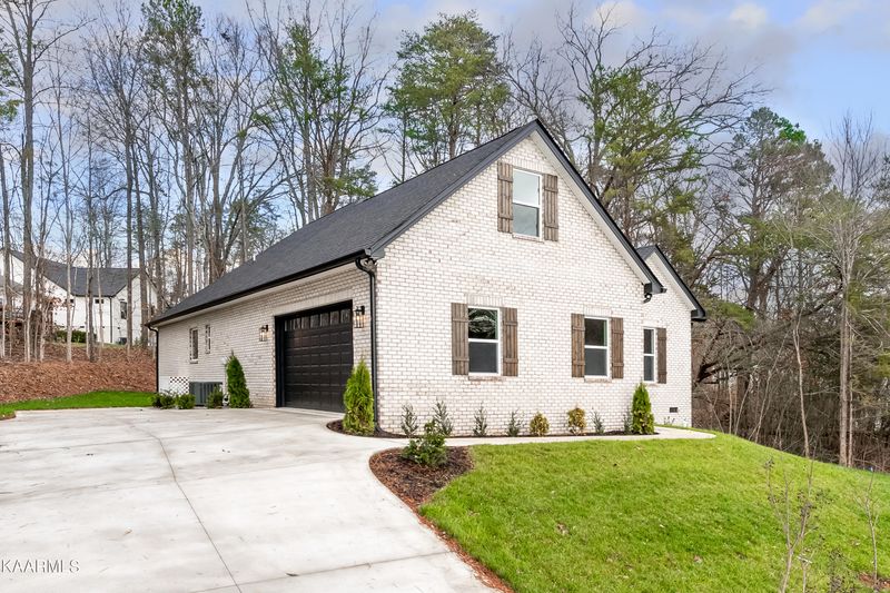 185 Noya Way, Loudon, TN 37774