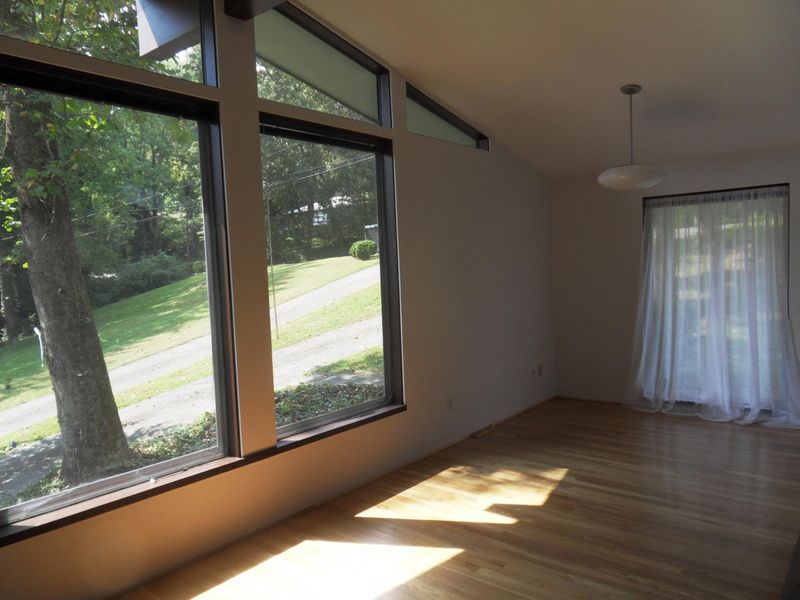 185 Outer Dr, Oak Ridge, TN 37830
