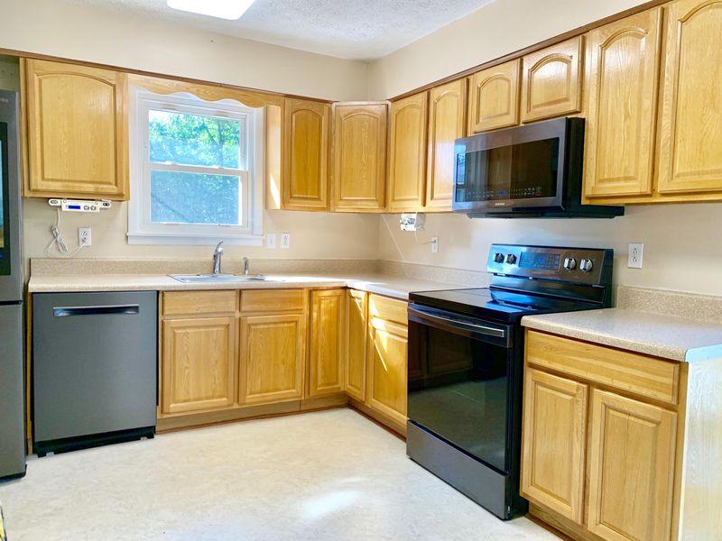 185 Rocky Valley Ln, Lafollette, TN 37766