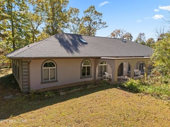 185 Tanglewood Tr, Crossville, TN 38571