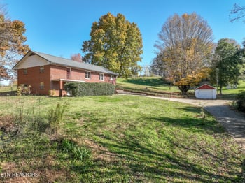 185 Trigonia Rd, Greenback, TN 37742