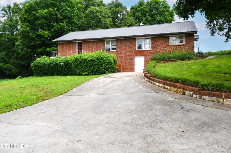 185 Trigonia Rd, Greenback, TN 37742