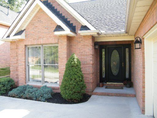 185 Valley View Dr, Lenoir City, TN 37772