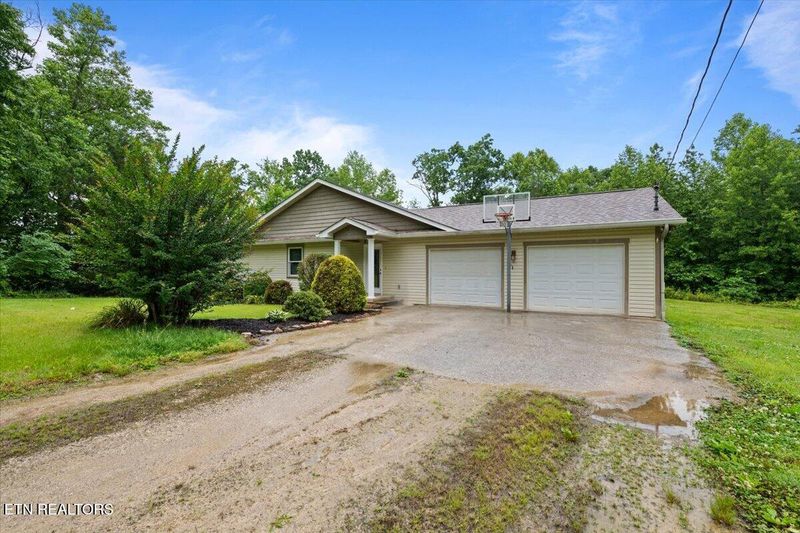 185 Valley View Ln, Jellico, TN 37762