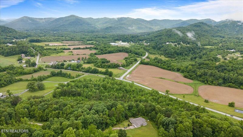 185 Valley View Ln, Jellico, TN 37762