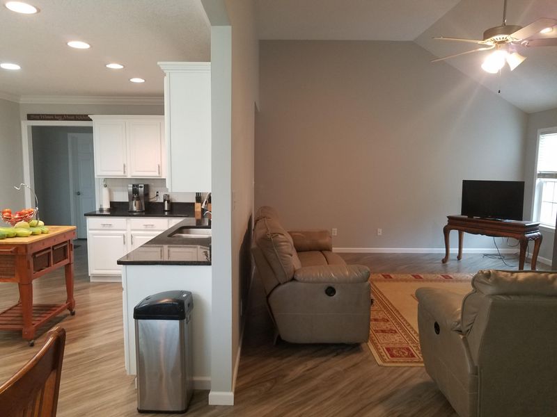 185 Whitney Dr, Lenoir City, TN 37772