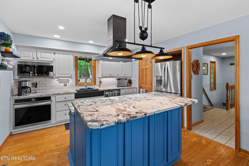 1850 Honeysuckle Ln, Talbott, TN 37877