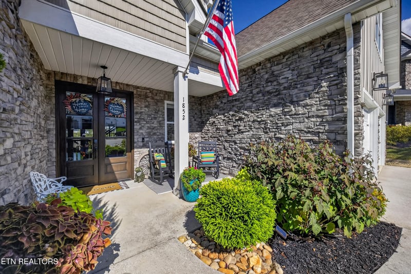1852 Pierceson Point Ln, Knoxville, TN 37932