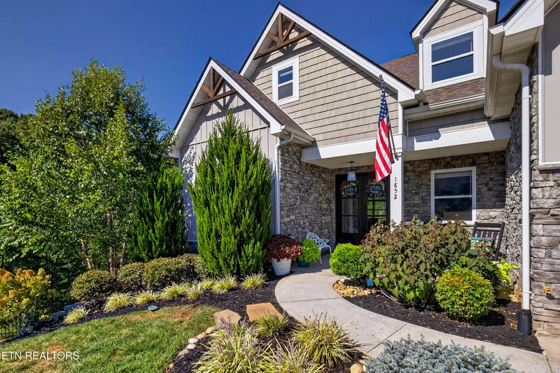 1852 Pierceson Point Ln, Knoxville, TN 37932